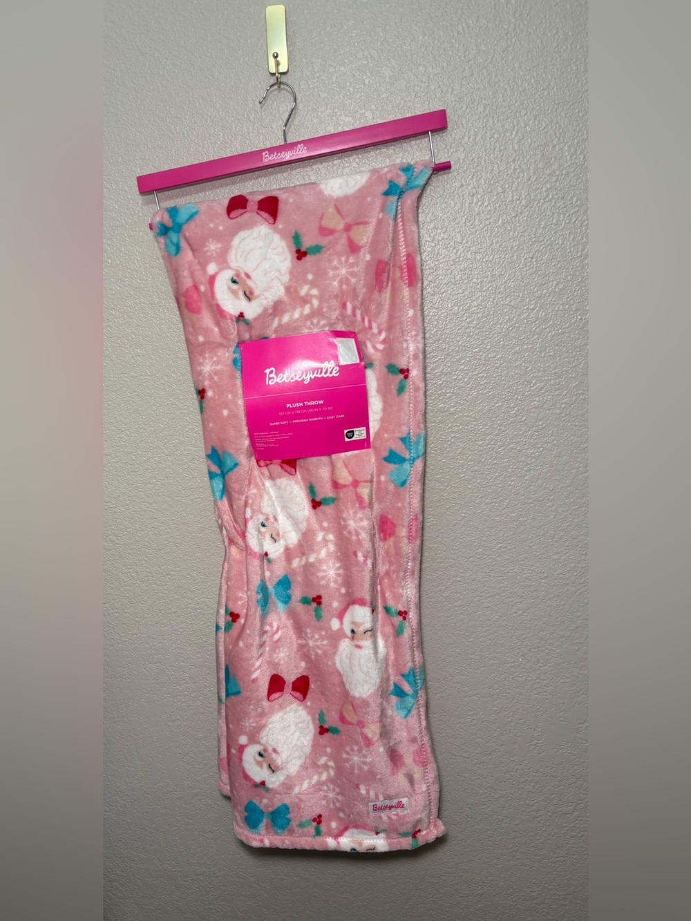 🎅 Betseyville Pink Christmas Themed Plush Throw Blanket - Santa Pattern